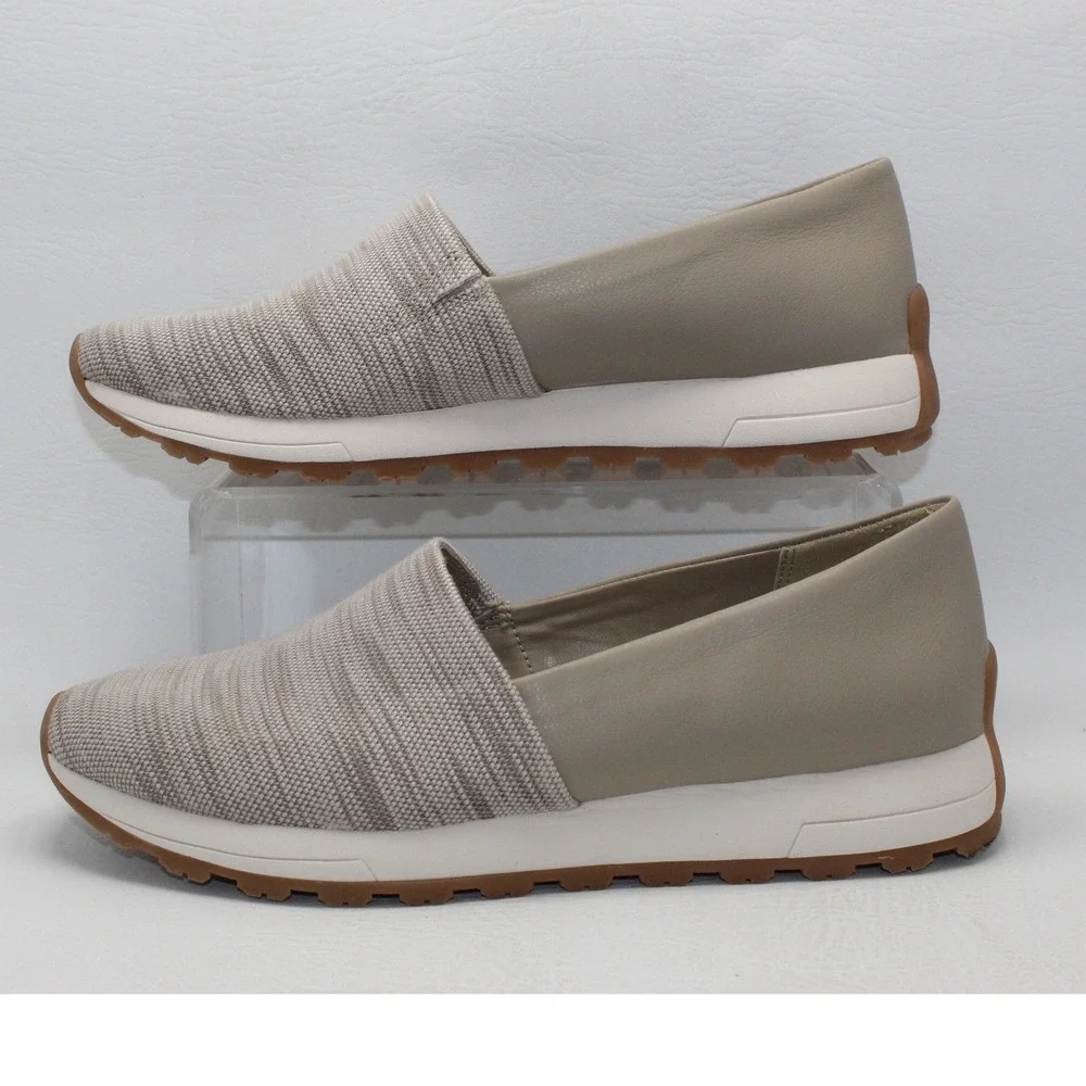 Baretraps Gennie Womens‎ 9.5M Taupe Knit Slip On Sneakers BT-82411184-002-225